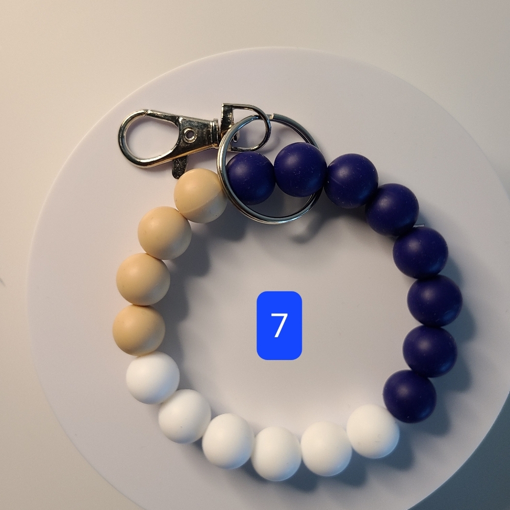 Bracelets - Picture 12 of 16